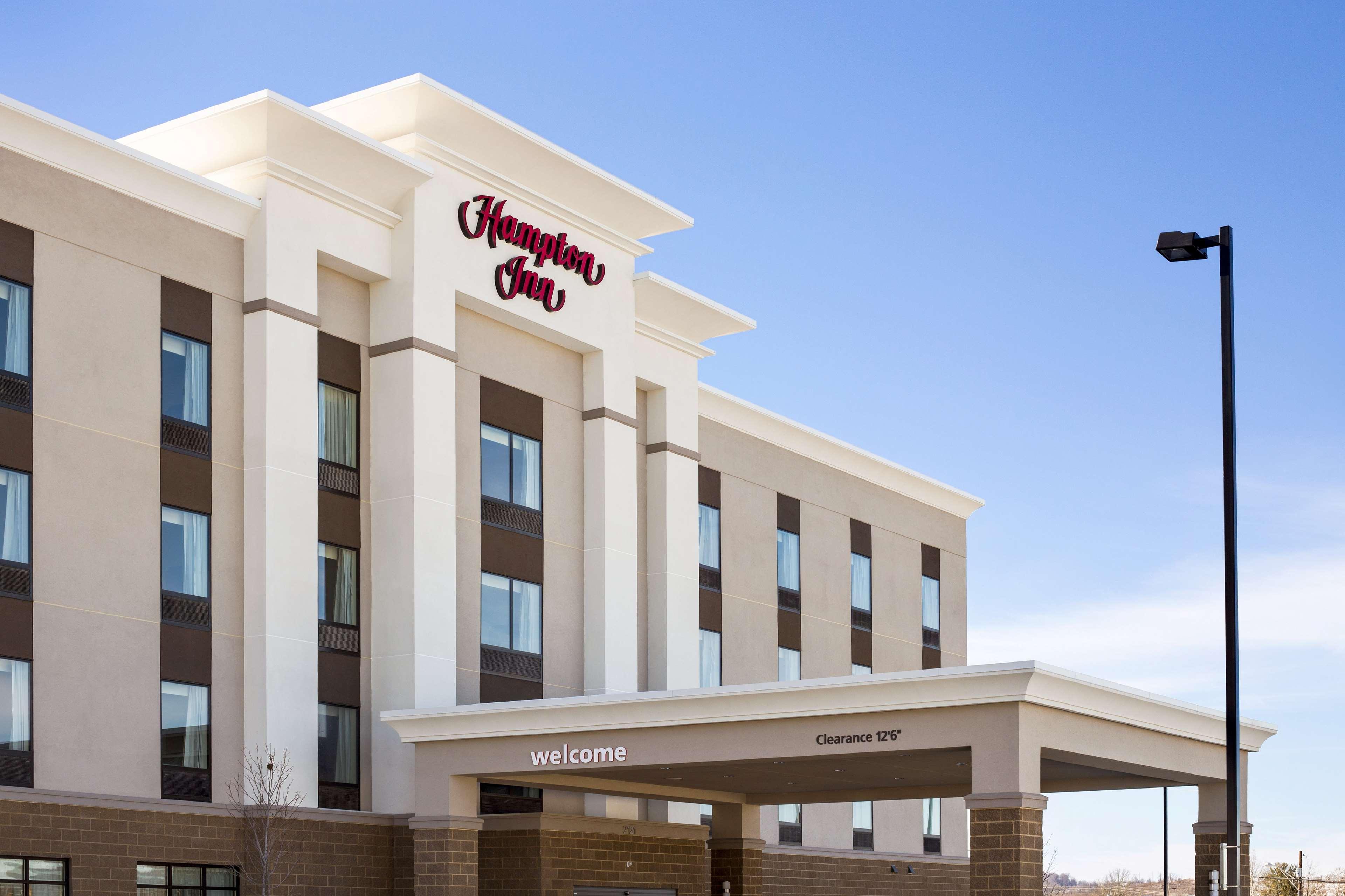 Hampton Inn Fairmont Exterior photo